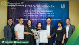 Hello88 Trò chơi sòng bạc trực tuyến trao Helloo88 đặc quyền hội viên VIP chuỗi hành trình sản phẩm PEFC cho Công Ty cao su Linh Hương 