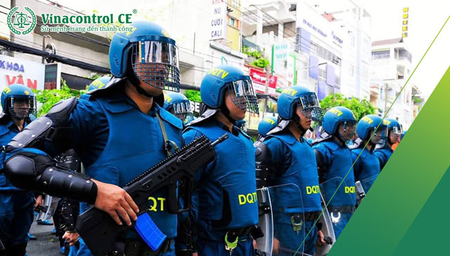 Dân quân trang bị công cụ hỗ trợ 
