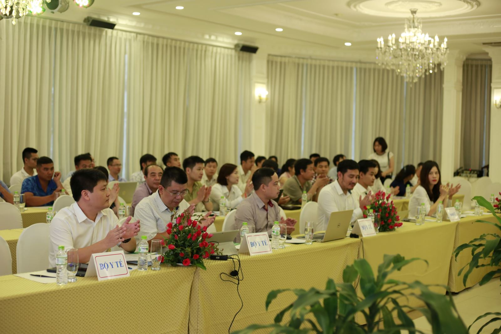 Đại biểu là Vụ Pháp chế và Vụ Trang thiết bị Hello8888 Hoàn Trả Vô Tận - Bộ Y tế