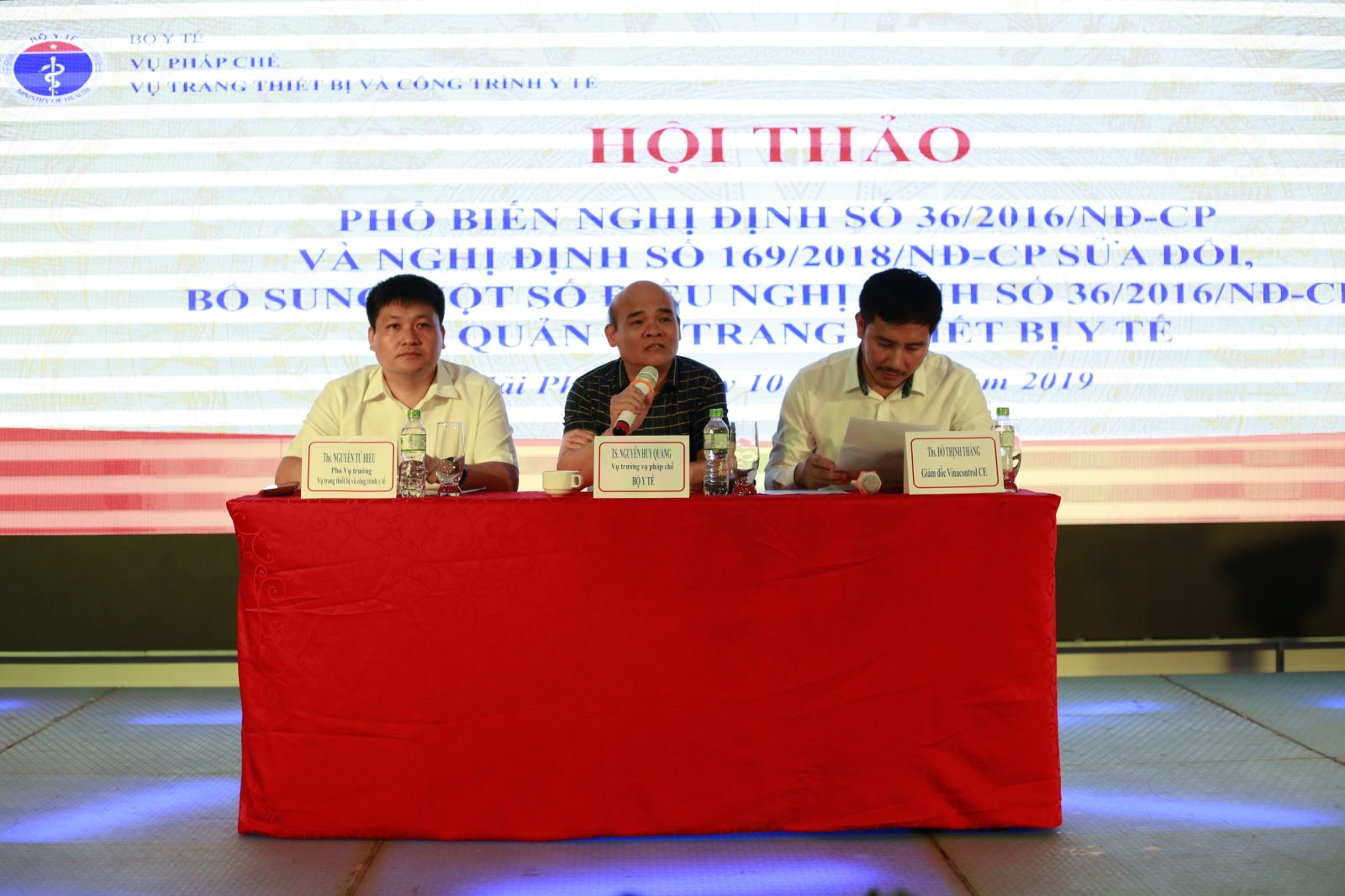 Ban chủ trì hội thảo