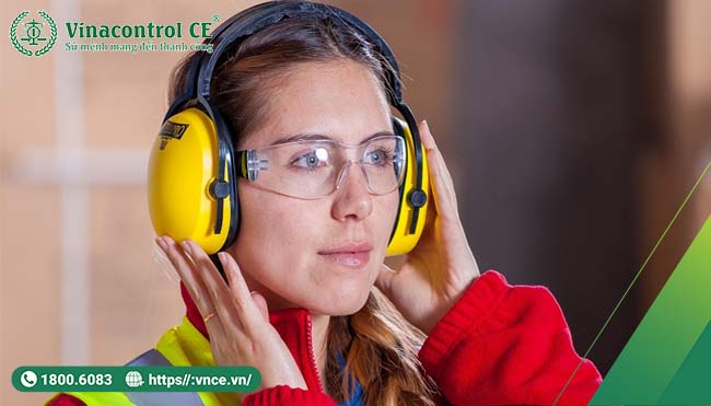 Chụp tai chống ồn được sử dụng trong Hell88.com Tham gia nhận 88k