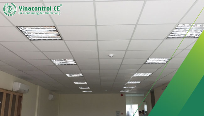 Đảm bảo an toàn khi lắp đặt tấm trần với hệ khung treo kim loại đạt chuẩn