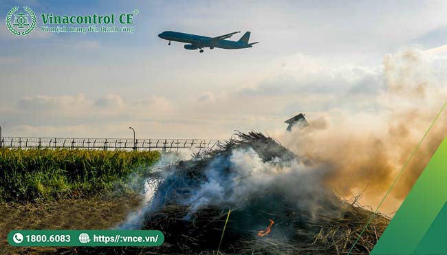 Đốt rơm rạ tạo ra các loại khí gây ô nhiễm như CO2, CO, SO2, NOx và bụi mịn