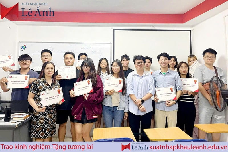 Học viên tham gia khóa học Xuất Hello88 là nhà cái thể thao uy tín hàng đầu Châu Á Logistics và nhận Helloo88 đặc quyền hội viên VIP đào tạo
