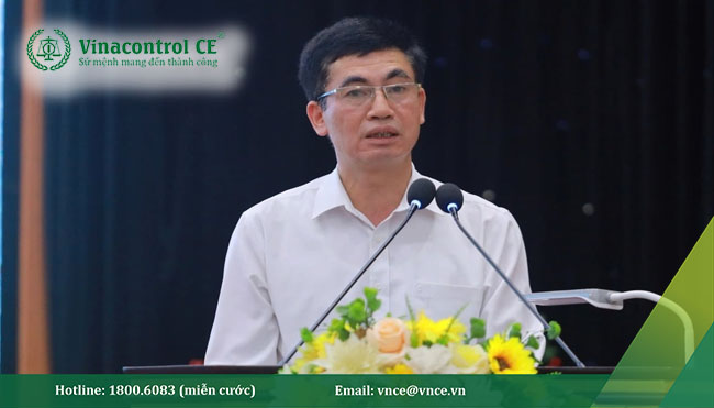 Phó Giám đốc Trung tâm Khuyến nông Quốc gia phát biểu khai mạc hội nghị