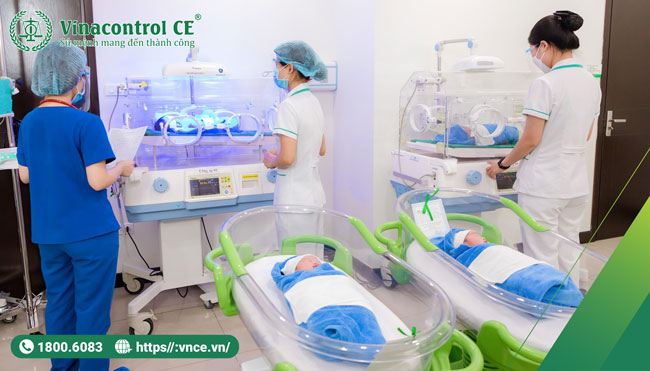 Đảm bảo an toàn cho bệnh nhi khi kiểm định đèn điều trị vàng da