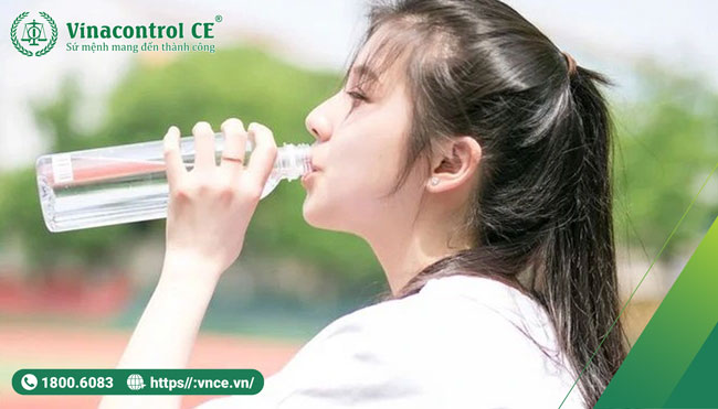 Kiểm nghiệm nước đóng vai trò quan trọng nhằm kiểm soát chất lượng và an toàn của nước sinh hoạt