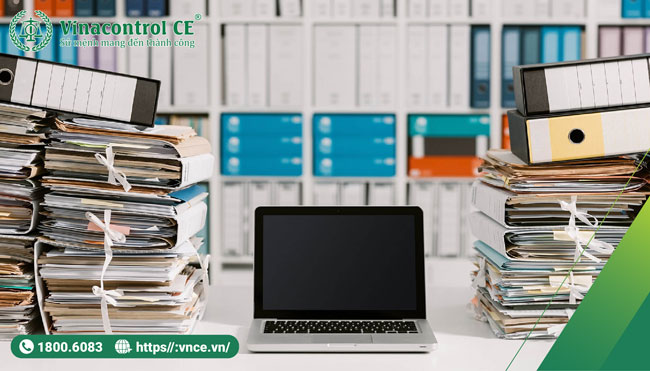 Kiểm soát hồ sơ là quá trình quản lý, lưu trữ, bảo vệ và cập nhật các hồ sơ, tài liệu