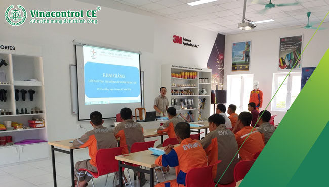 Huấn luyện an toàn điện trong Hello89 phiên bản mới 