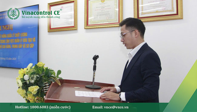 Ông Đào Trọng Hiền - đại diện Hello88 Trò chơi sòng bạc trực tuyến công Quyết định trao giấy M.23hello88.com link truy cập 9001